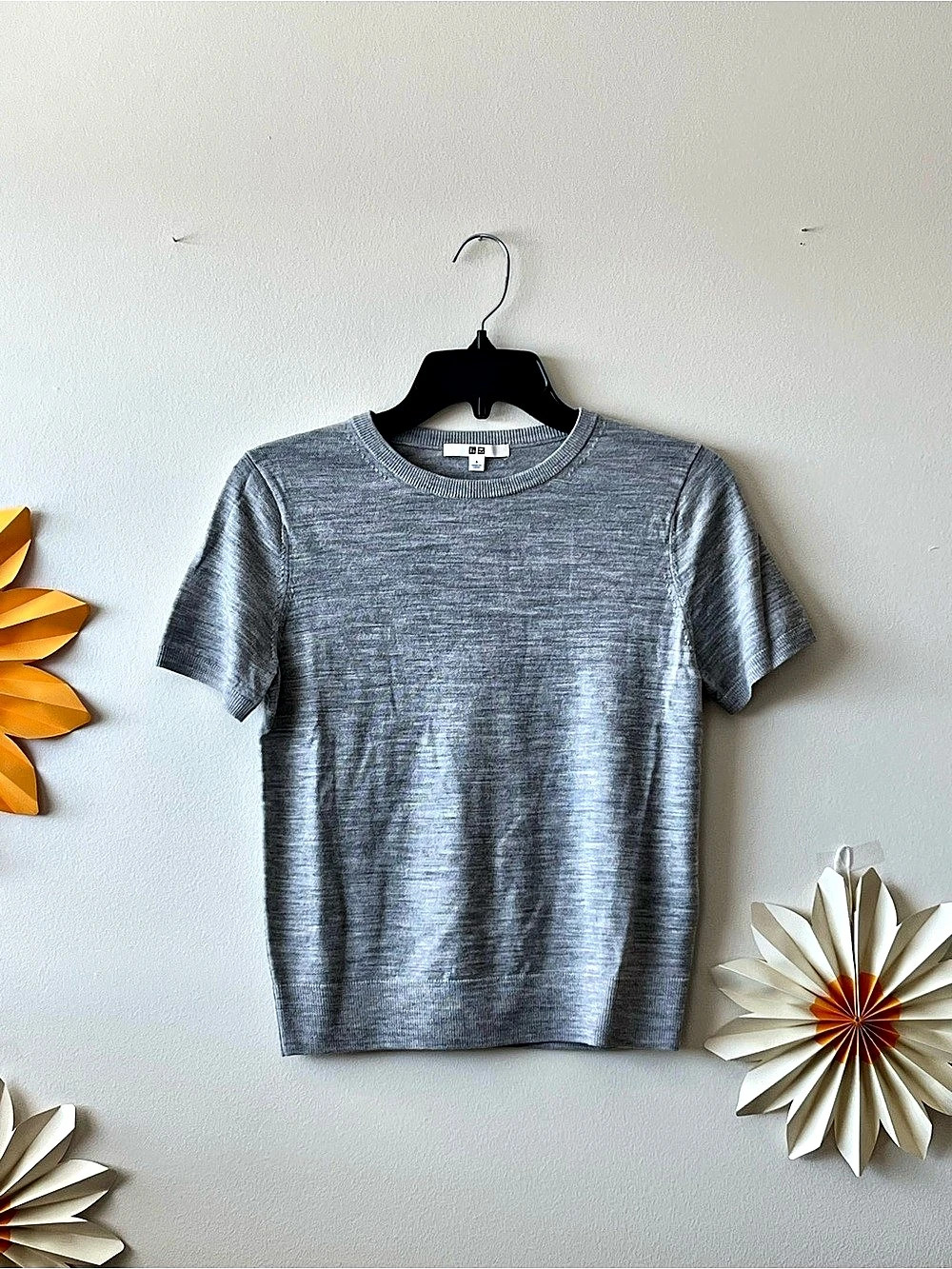 Uniqlo Short Sleeve Crewneck Sweater Gray S